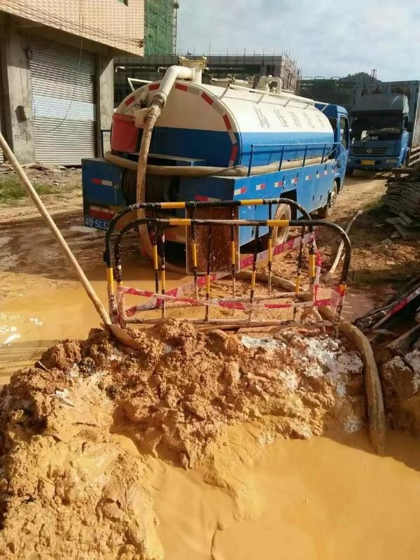 岳阳楼工地淤泥清淤